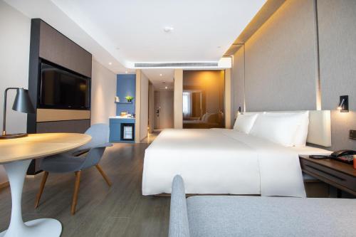 Atour Hotel Qingdao CBD Hangzhou Road