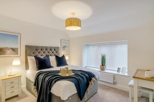 Luxury 6 bed with parking near broads