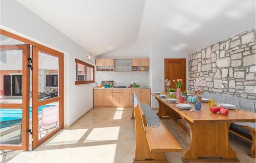  Four-Bedroom Holiday Home in Orihi in Orihi