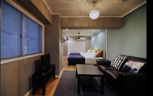 KANDA HOUSE!! Shin-Okubo Walkable Modern Stay with Shinjuku Access