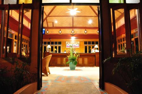 Lobby, P. P. Erawan Palms Resort in Praia Laem Tong