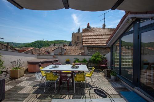 Superbe appartement avec jacuzzi sur toit terrasse - Apartment - Villefranche-de-Rouergue