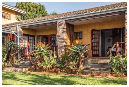 Exterior view, Leopards and Louries Bush Lodge in Camperdown