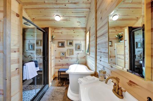 Luxurious and Intimate Cottage in FredWine Country - image 14