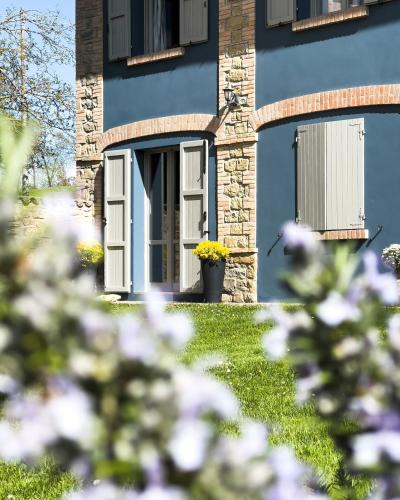 . B & B Casolara