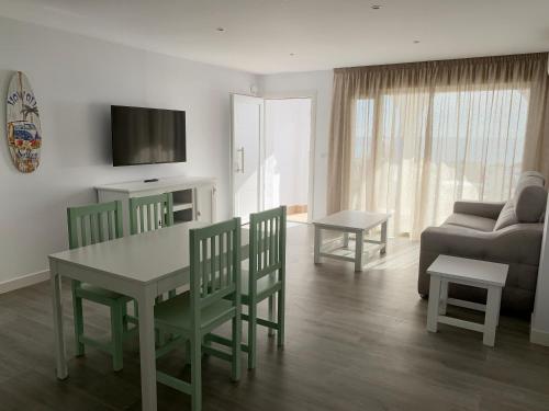 Apartamentos Perla Marina - image 9