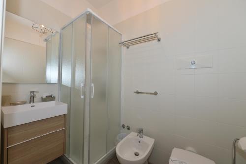 Double Room image 7