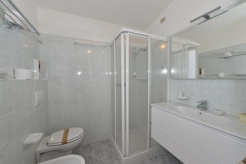 Deluxe Quadruple Room image 1