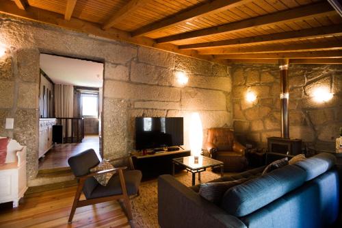 Pedra Bela - Cozy House w/ Private Jacuzzi @ Geres