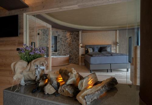 熱水浴缸, La Roccia Wellness Hotel in 卡瓦萊塞