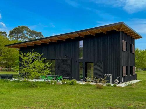 Viesnīcas āriene, La Maison dans l'Airial, maison d'architecte en pleine nature, PISCINE in Onesse-Laharie