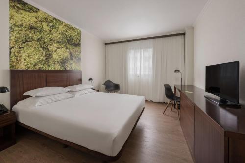 Neat Hotel Avenida - image 4