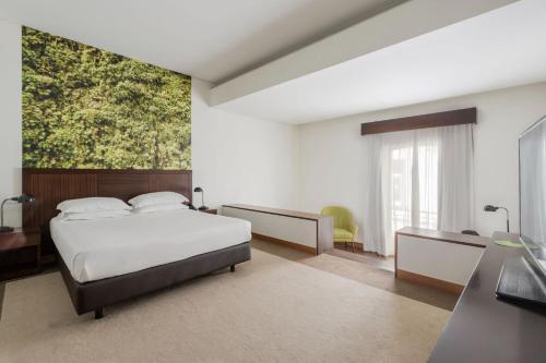 Neat Hotel Avenida - image 11