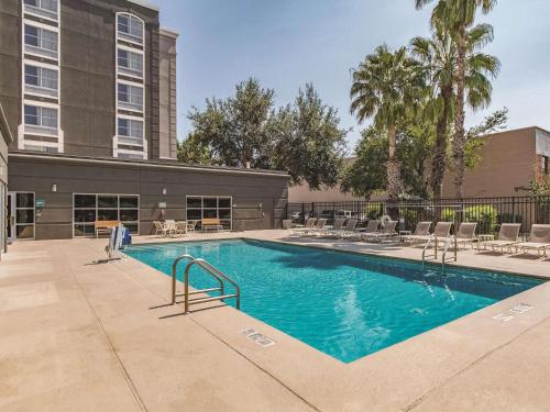 La Quinta Inn & Suites by Wyndham San Antonio Downtown in San Antonio, USA
