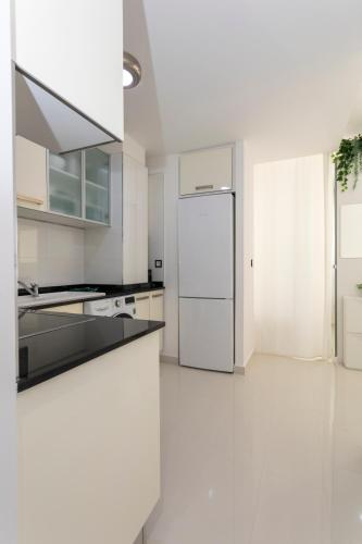 Becalp estudio en el centro by Bookindenia - image 2