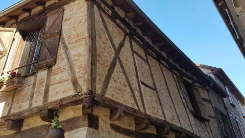 Appartement dans maison du XVI siècle (la maison de Joseph) gîte à louer Le Cayre