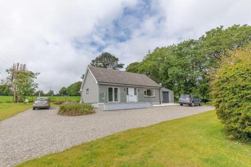 2 BED WATERFRONT PROPERTY - CLOSE TO COURTMACSHERRY