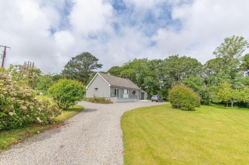 2 BED WATERFRONT PROPERTY - CLOSE TO COURTMACSHERRY