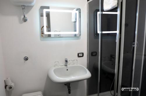 Jazz Hotel - image 7
