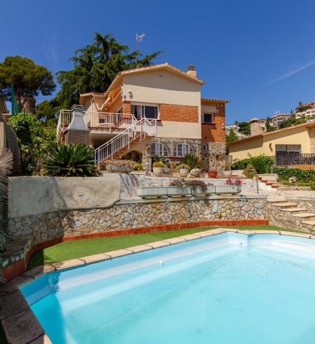 Hera. bonita casa con piscina privada gîte à louer Santa Susanna