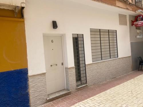 Studio Apartment image 10