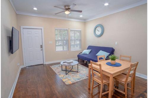 Fabulous Newly Renovated 1Br1Ba Near Downtown in San Antonio, USA