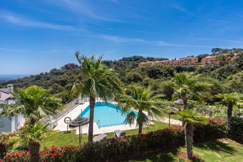  Apartment in Elviria with sea view, Unterkunft in Ojén