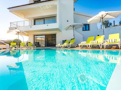 Elegant Setubal Villa Villa Gomes Deluxe 6 Bedrooms Pool Table Great for Large Families gîte à louer Comporta