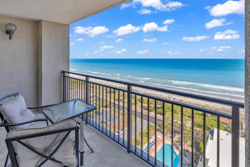 Lively Views from the balcony at Ocean Forest Plaza - 발코니/테라스