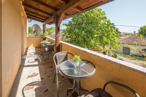 Casa Viktoria with private garden and BBQ