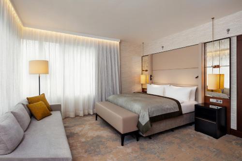 359936871 InterContinental Berlin by IHG