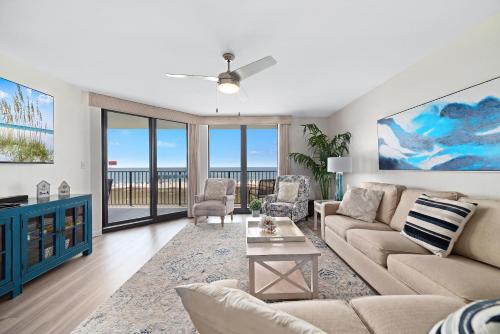 Phoenix VI 6511 - Beachfront Updated Condo!
