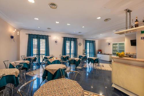 餐飲選擇, 太陽神大酒店 (Helios Hotel) in 聖維托洛卡波