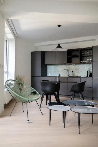 Nice 1 bedroom with balcony Avenue Louise, Brusel (fotografie 2)