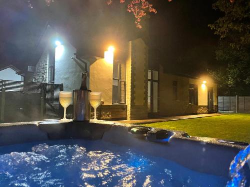 Hot tub, 3 Bedroom Holiday Home With Hot Tub - Cumbria in Great Asby