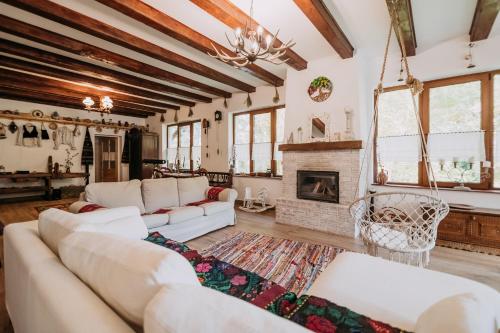 . Casa de sub Munte