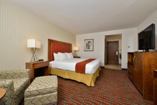 Holiday Inn Express Boston/Milford Hotel, an IHG Hotel