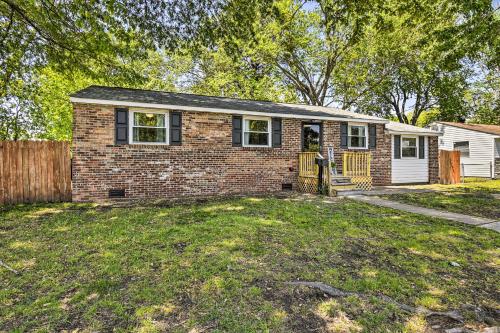 Charming Hampton Home Less Than 2 Mi to Buckroe Beach in Hampton, USA