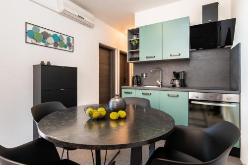 Apartments Valentino Rabac 