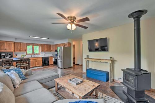 Pet-Friendly Waynesville Home with Mountain Views! in Waynesville, Vereinigte Staaten von Amerika