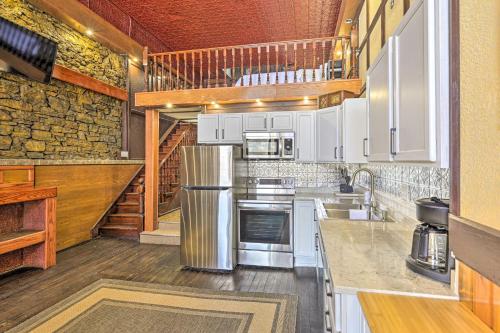 Renovated Bar Less Than 2 Blocks to Mississippi River in Ferryville, USA