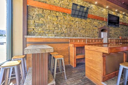 Renovated Bar Less Than 2 Blocks to Mississippi River in Ferryville, USA