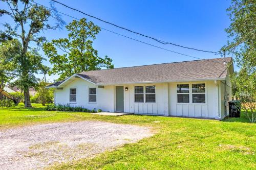 Charming Bay St Louis Home - 1 Mi to Beach!