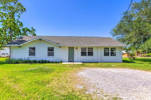 Charming Bay St Louis Home - 1 Mi to Beach!