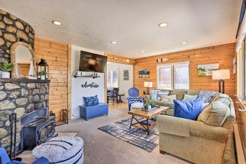 Walk to Water Grand Lake Home with Hot Tub!