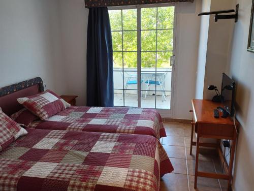 Hostal Restaurant Paca Room Type - Twin Room with Private Bathroom