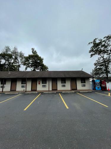 112 Motel - image 12