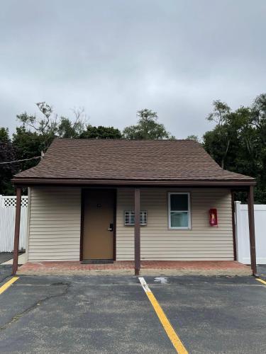 112 Motel - image 14