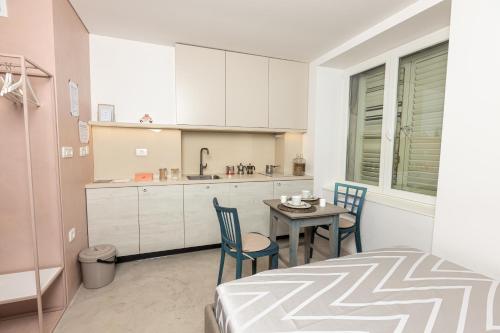 廚房, Piran Holiday Apartments in the city center in 皮蘭