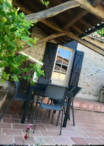 Skats, gîte de charme avec piscine (gite de charme avec piscine) in Castelnau-Montratier